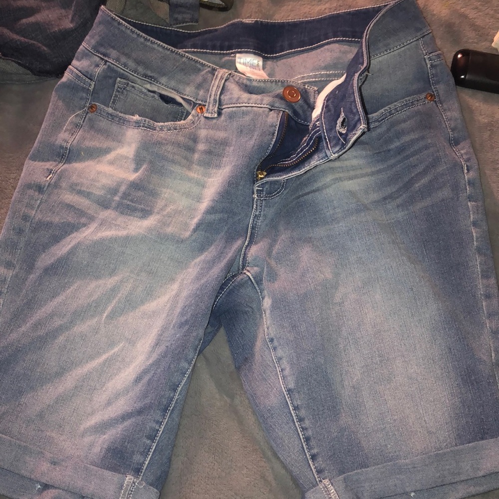 Jean capris - Picture 2 of 3